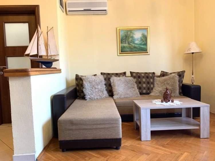 تروغير Fresh Apartments Dar Orlic المظهر الخارجي الصورة