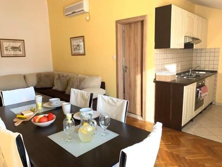 تروغير Fresh Apartments Dar Orlic المظهر الخارجي الصورة